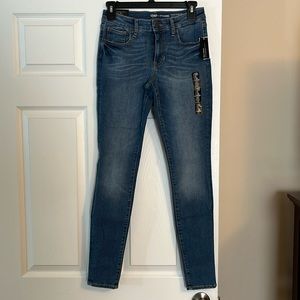 NEW Women’s Gap High Stretch Mid-Rise Denim Super Skinny Legging Size 2 Regular